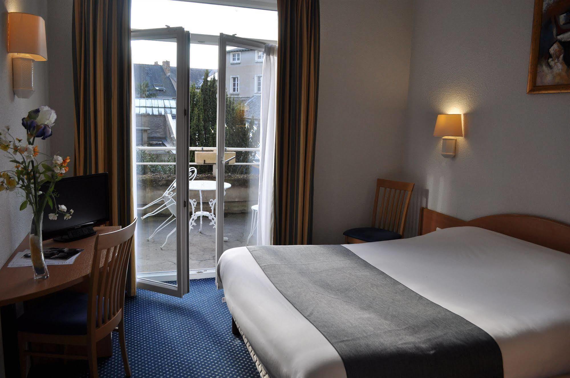 Le Progres Hotel 3*